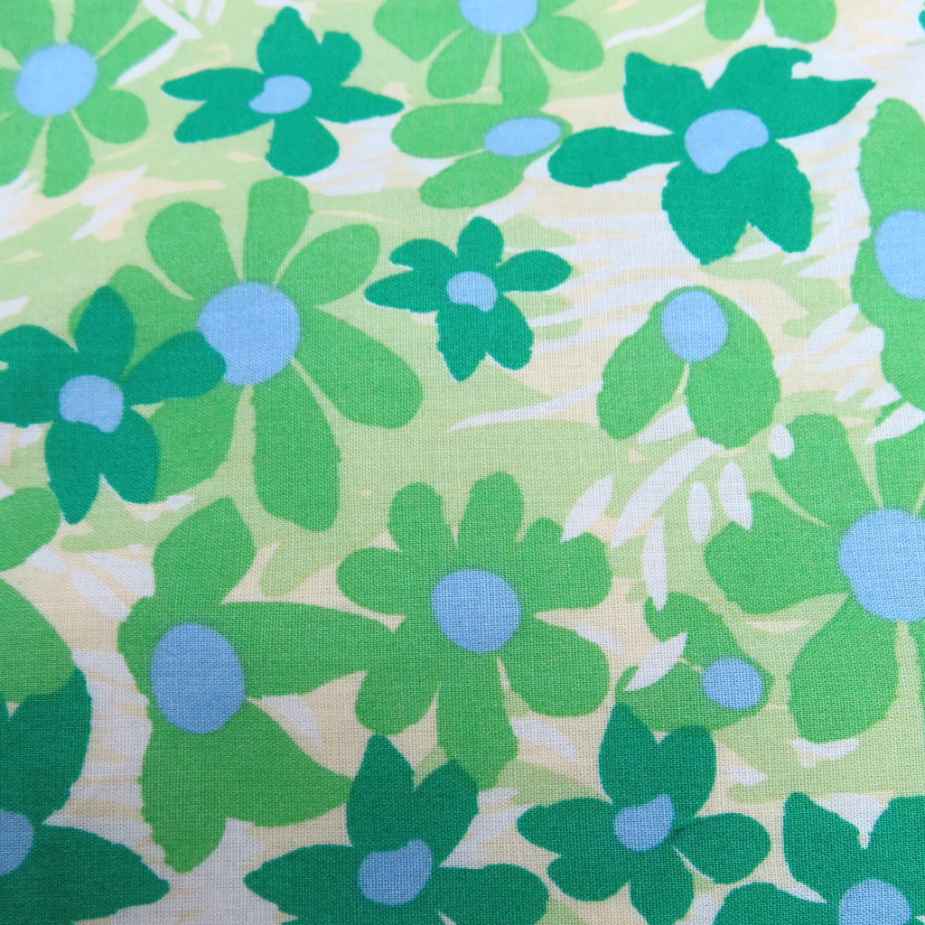 Clover Bloom Petite Knot Bag