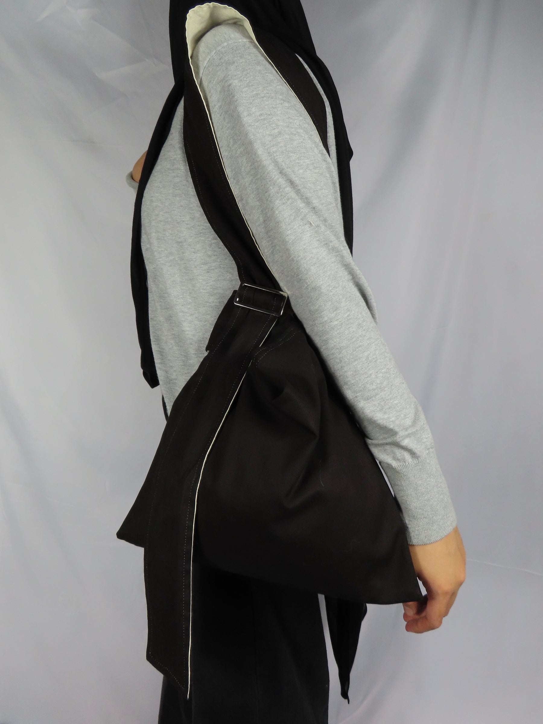 Noir Tropic Grande Knot Bag