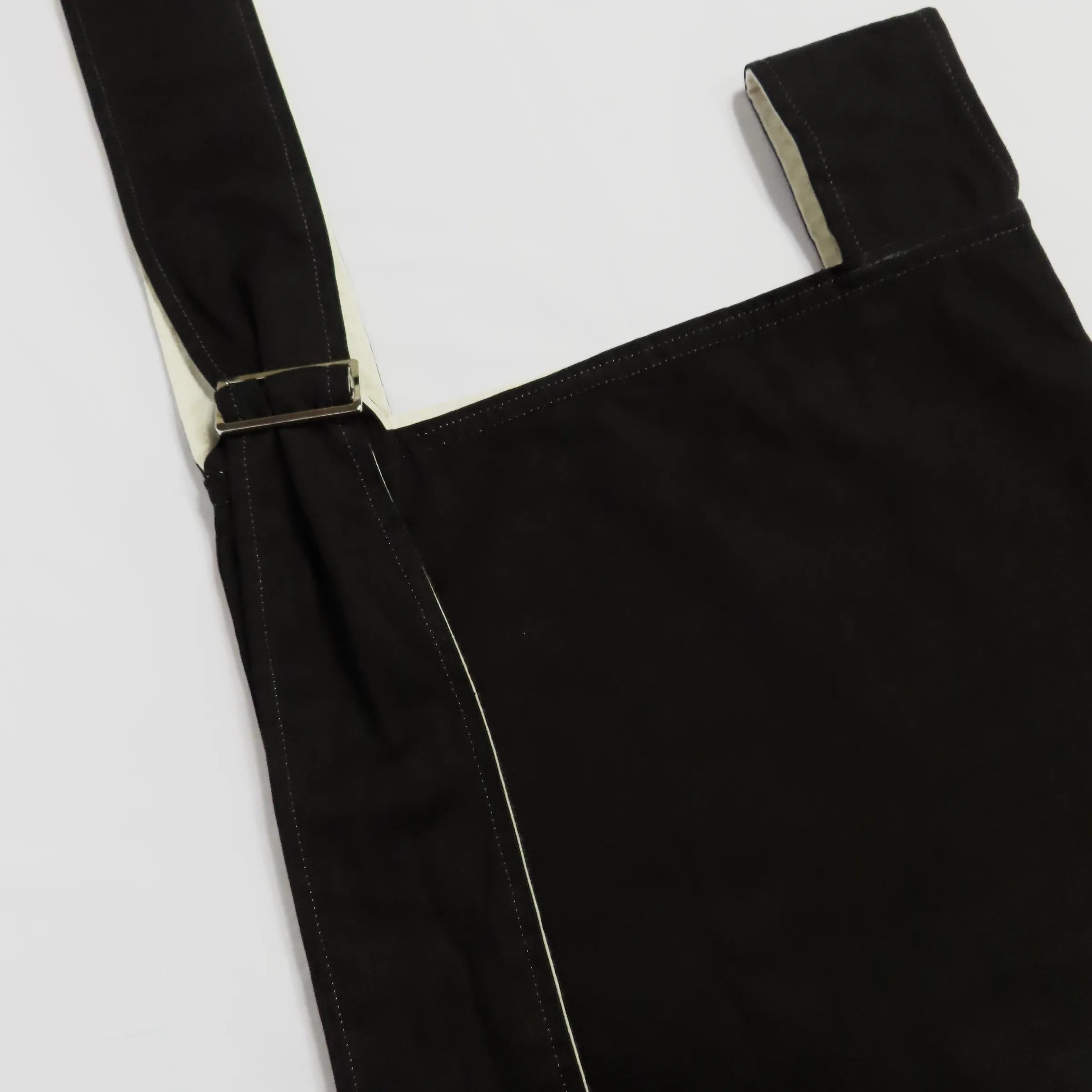 Noir Tropic Grande Knot Bag