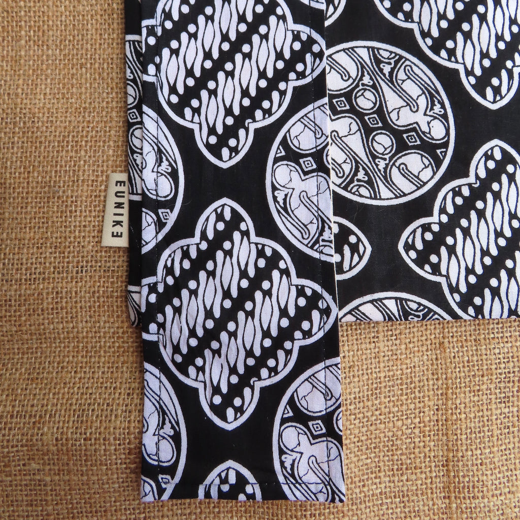 Monochrome Batik Grande Knot Bag