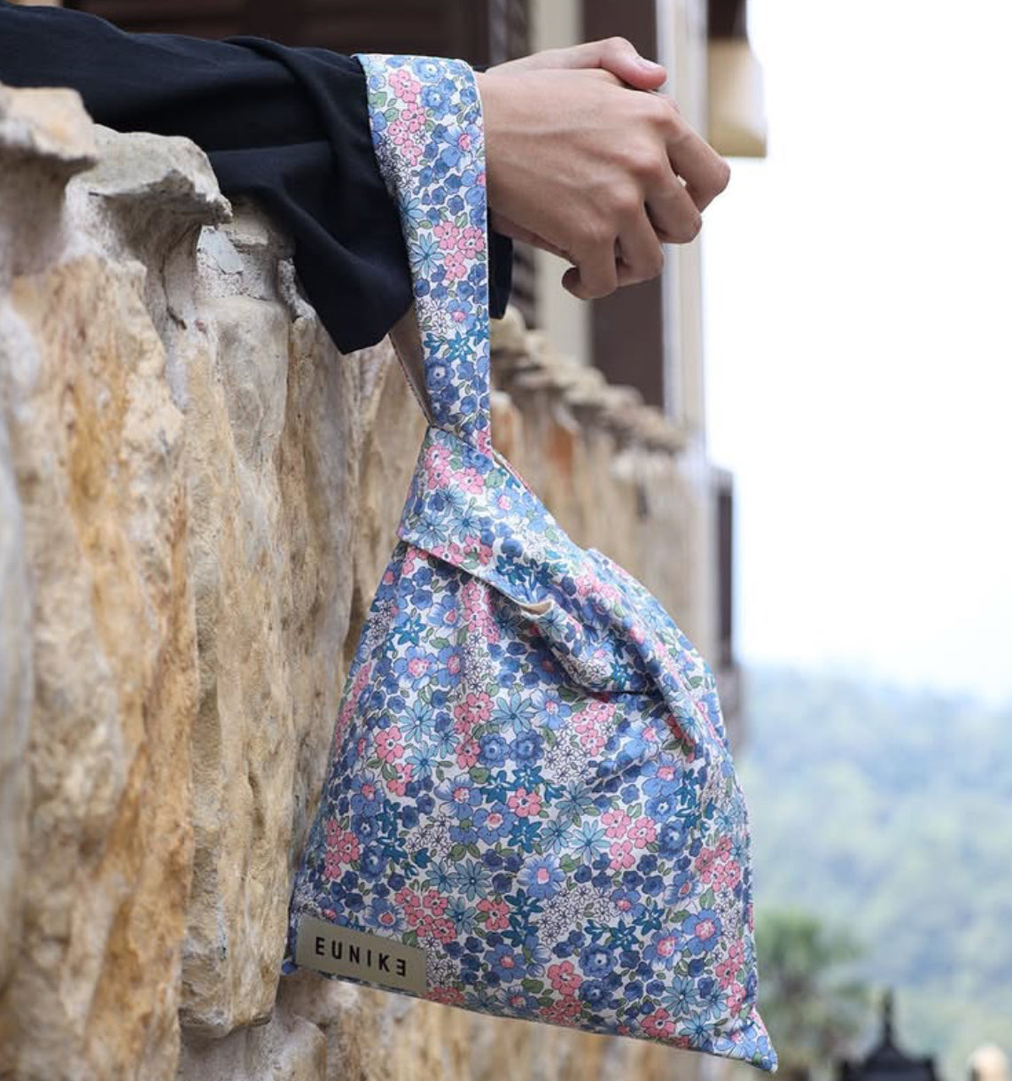 Blue Garden Petite Knot Bag